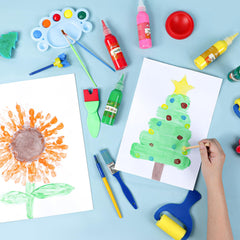 AROIC family art session with open set promotes shared creativity.