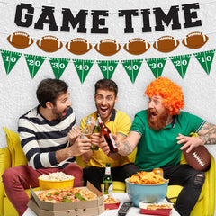 ArtCreativity green field triangles banner enhances sports-themed setups