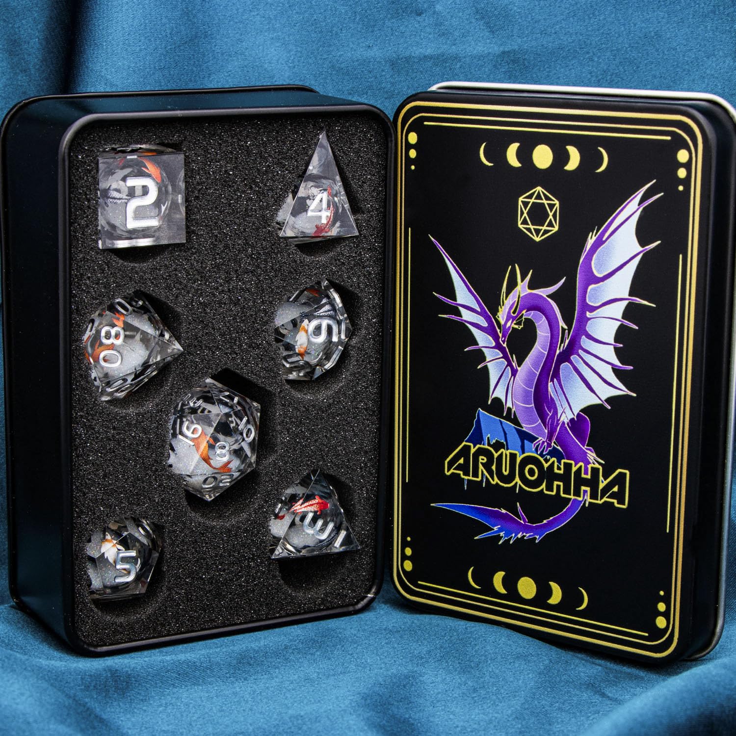 ARUOHHA DND dice metal box keeps dice safe during adventures.
