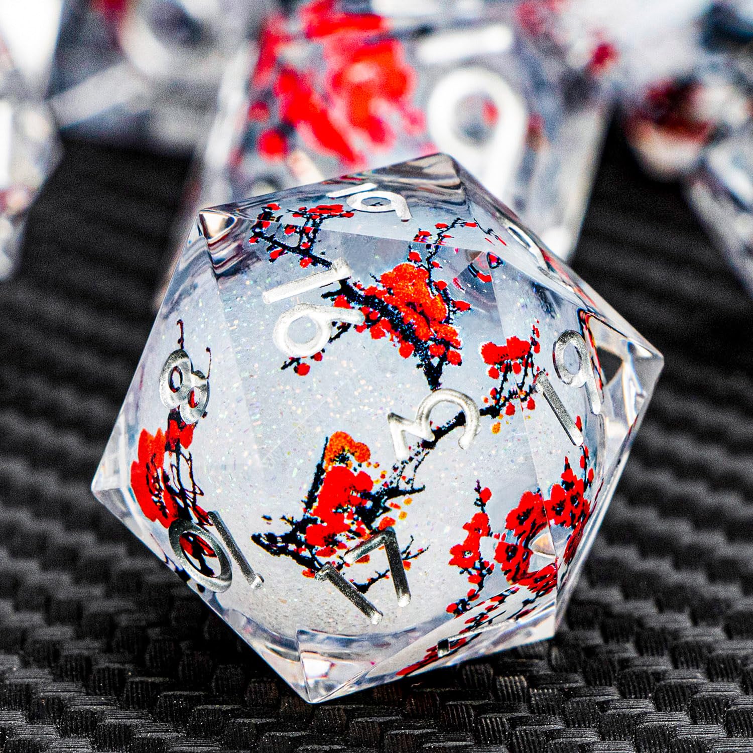 ARUOHHA DND dice with plum blossom liquid core for dramatic D20 rolls.