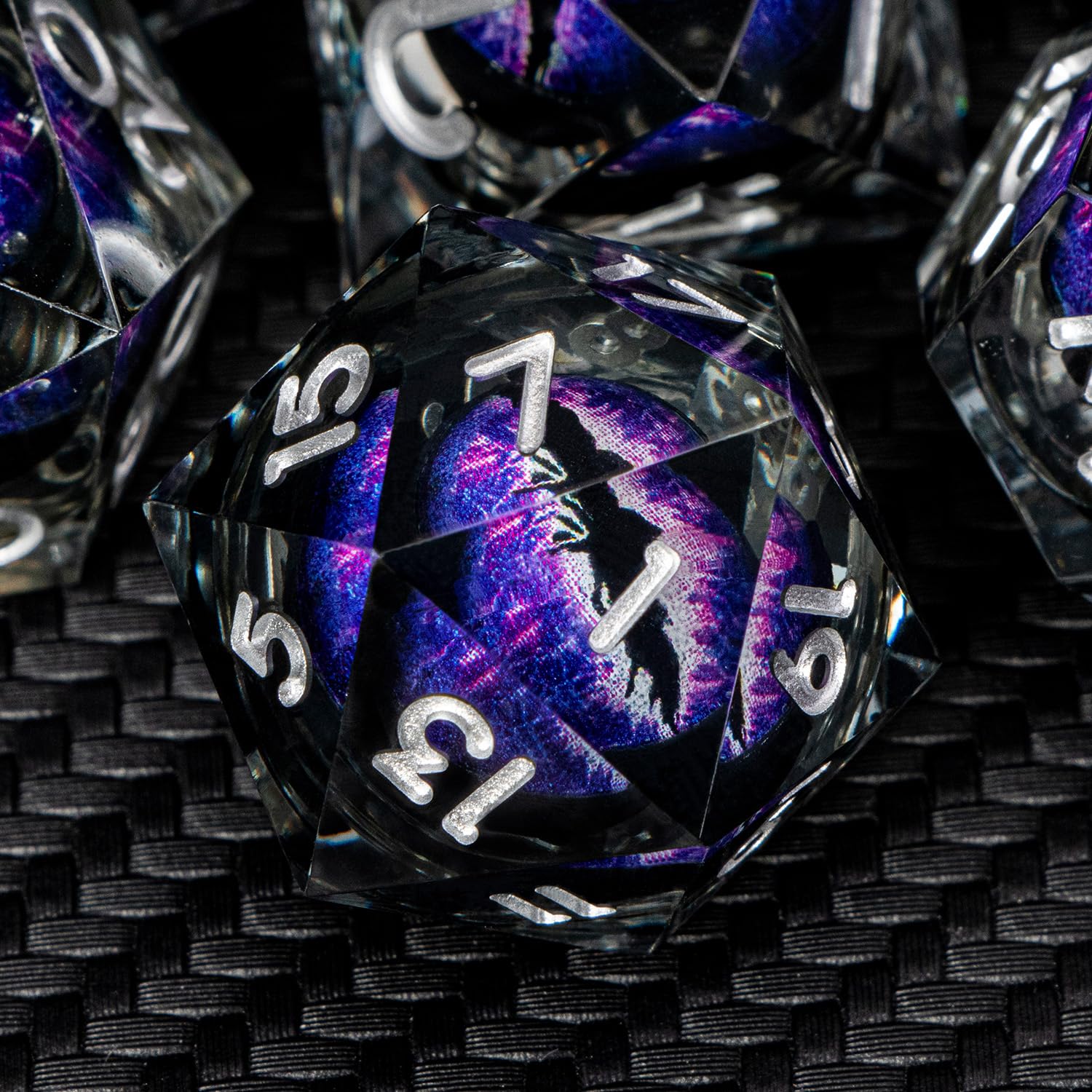ARUOHHA dragon-eye purple d4 resin dice with liquid core for clear reads