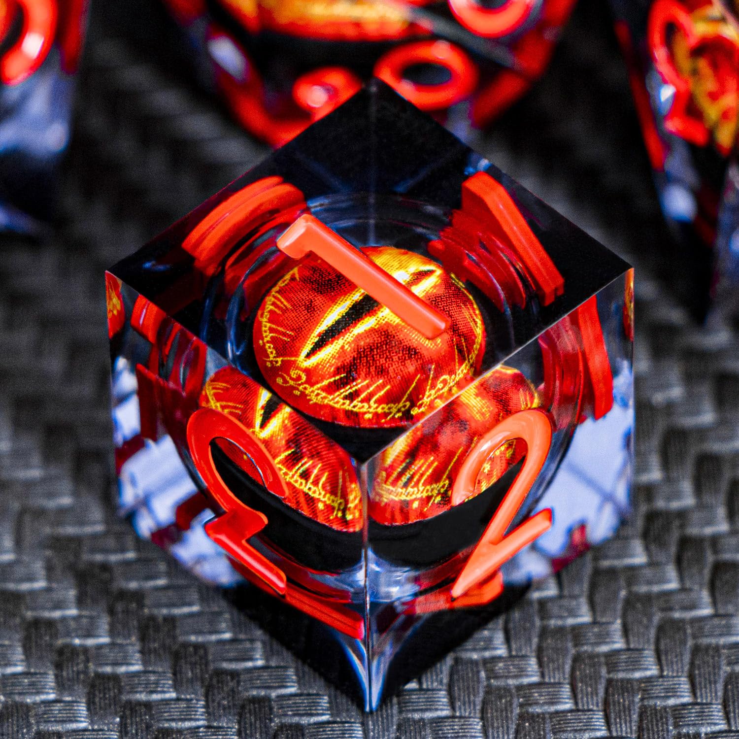 ARUOHHA sharp-edged resin dice; precisely polished for smooth throws