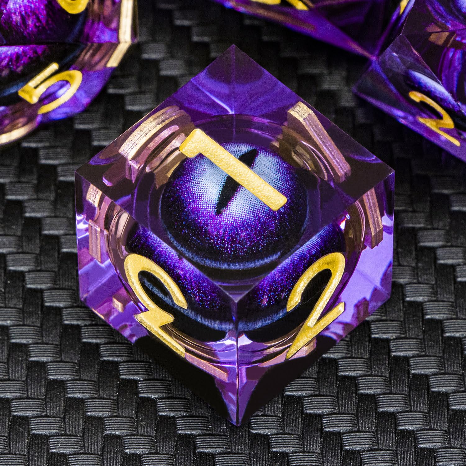 ARUOHHA Dragon Eye D10 dice for consistent results in sessions.