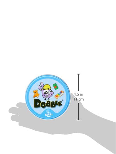Asmodee Dobble Kids at family gatherings, ideal for mixed age groups and party fun