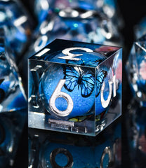 AUSTOR butterfly dice with sharp polished edges, delivering a gem-like look and precise rolling feel.