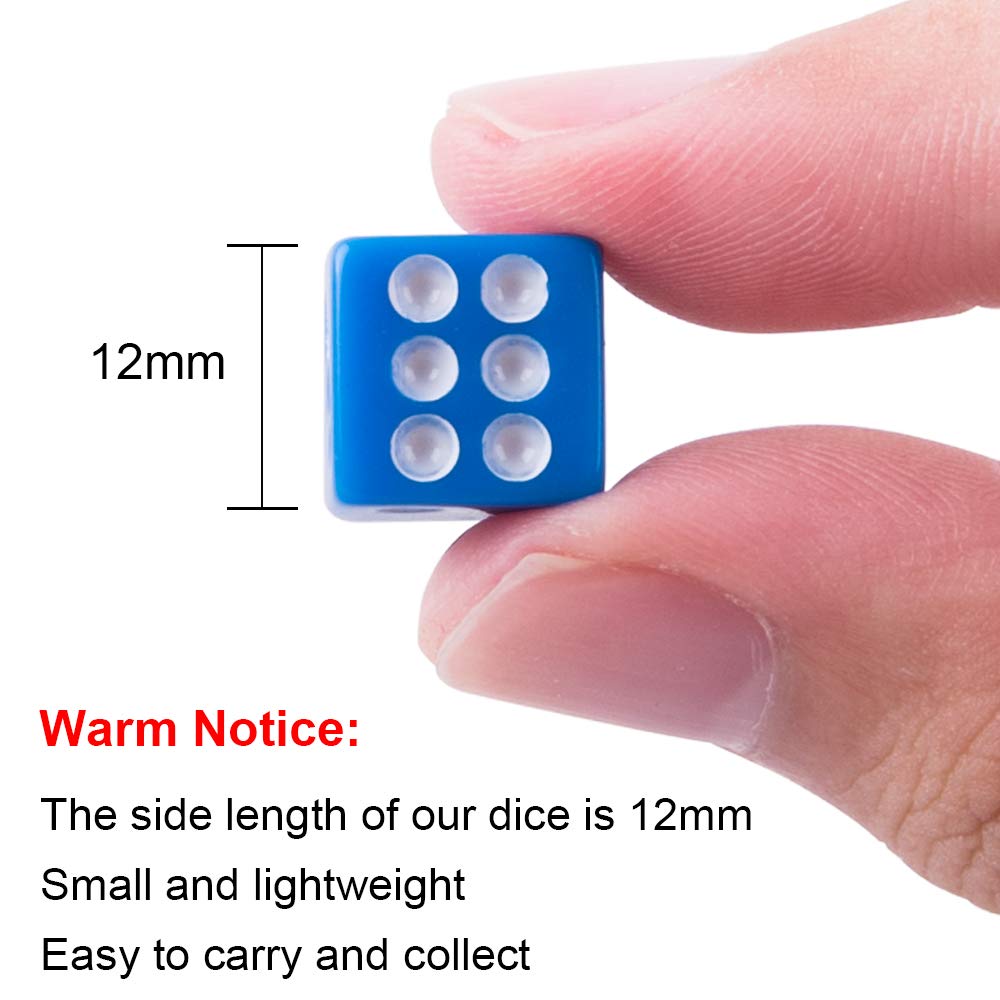 AUSTOR black dice close-up highlighting clear readability during play.