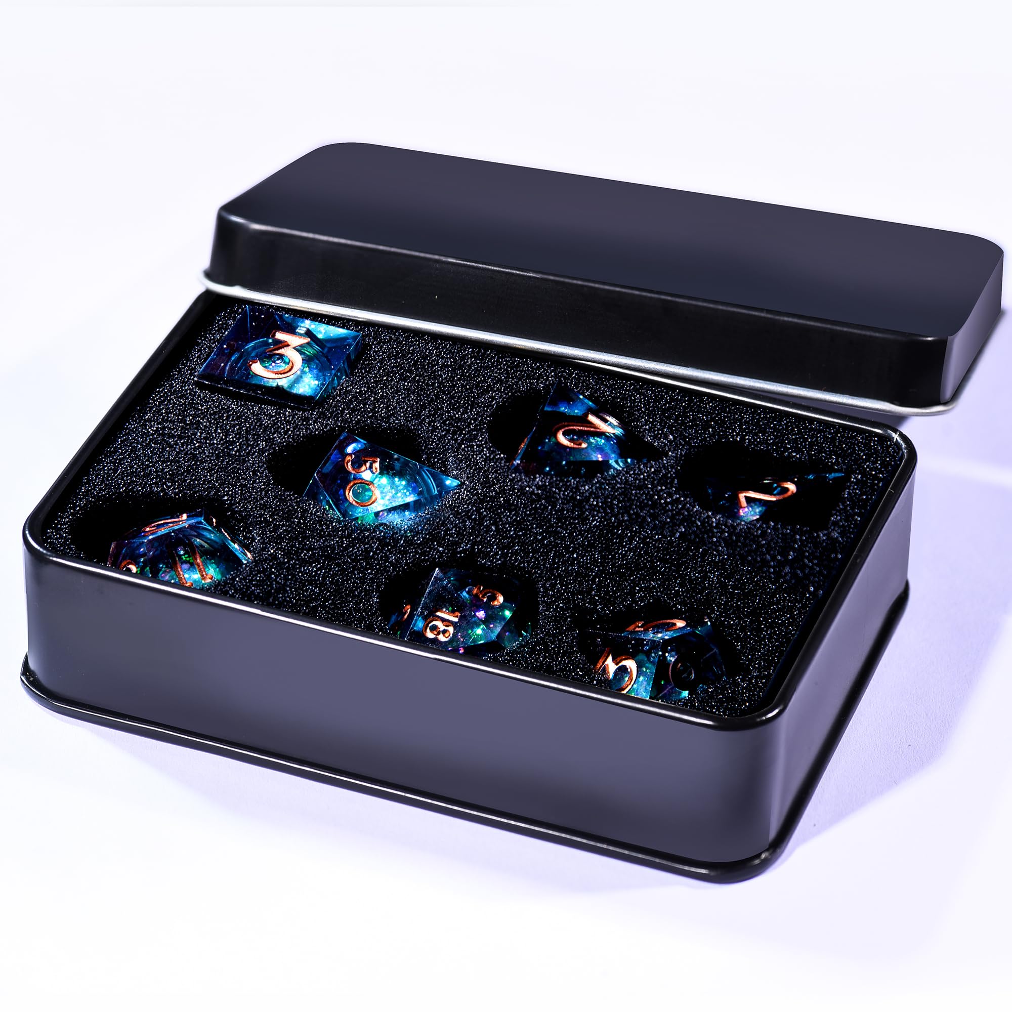 AUSTOR D8 die close-up with shimmering resin and polish