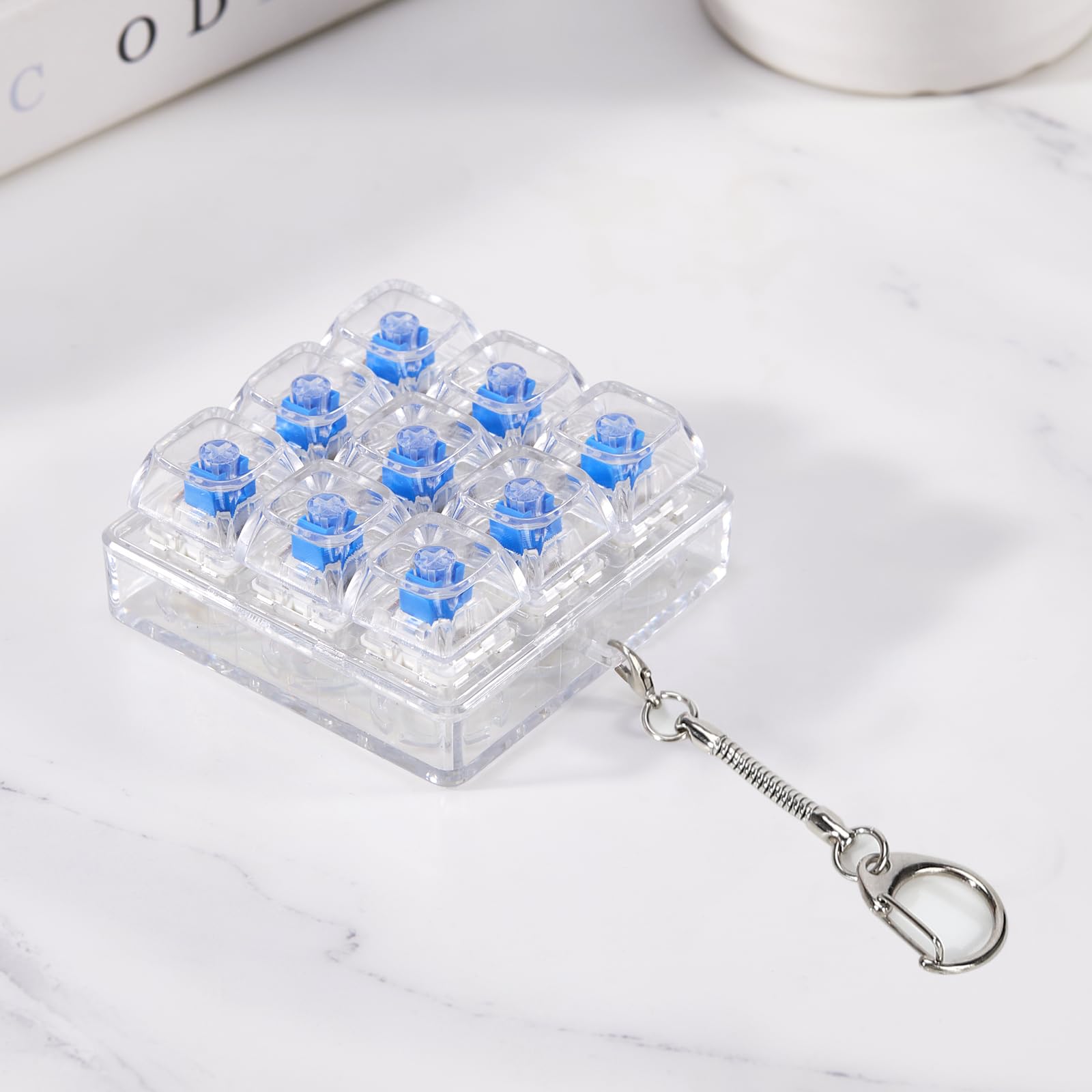 Axlksia gift-idea fidget keychain is ideal for birthdays and holidays.