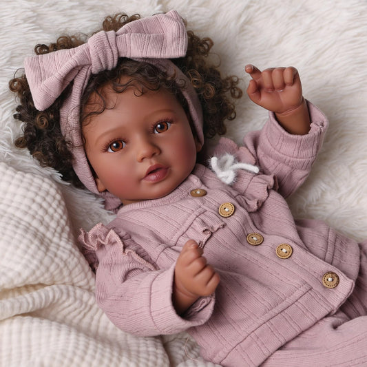 BABESIDE Callie 20-inch doll face with lifelike features for realistic imaginative play.