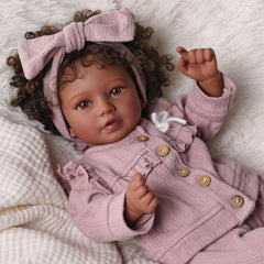 BABESIDE Callie 20-inch doll face with lifelike features for realistic imaginative play.