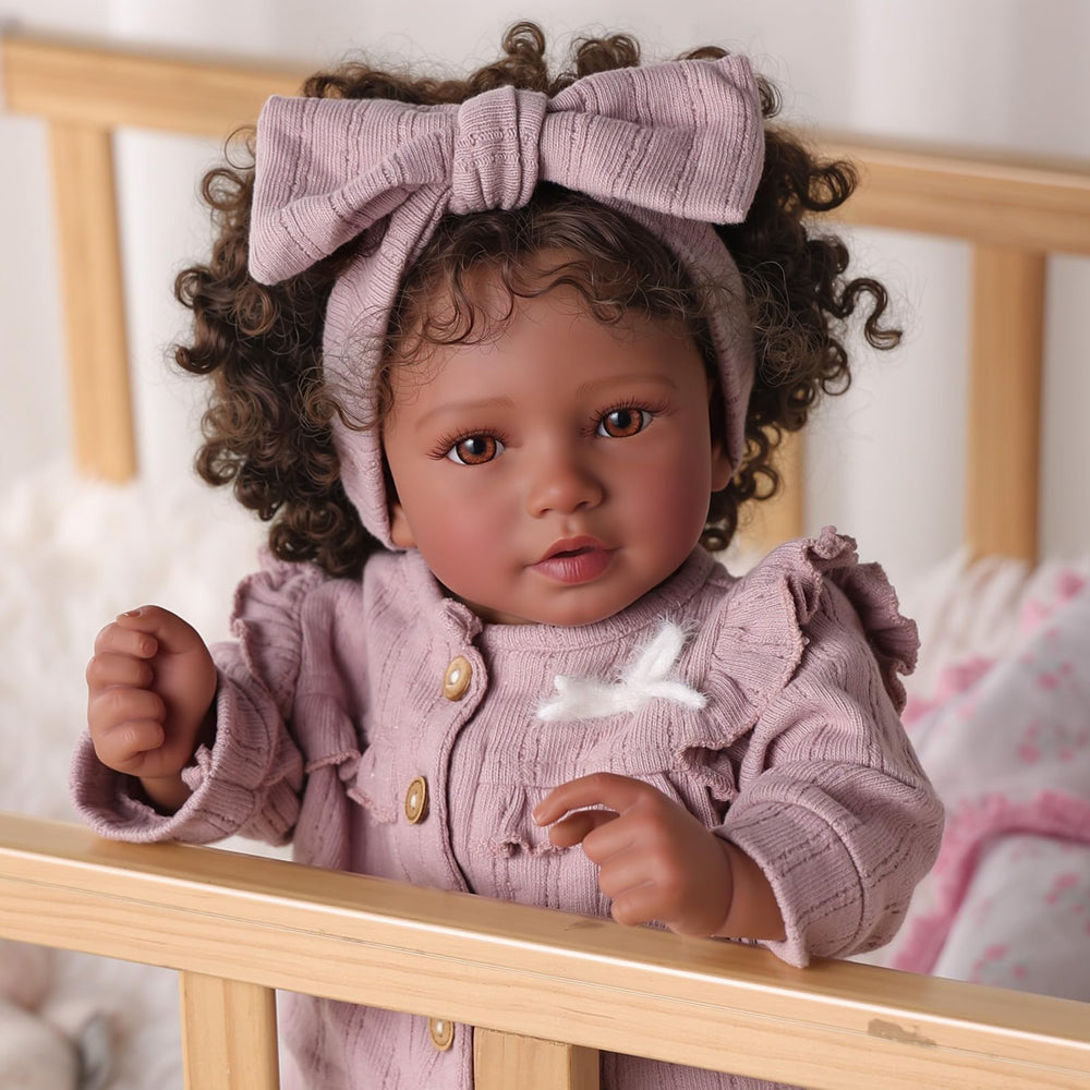 BABESIDE Callie 20-inch doll skin texture shown for a lifelike feel.