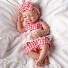 Gift box with feeding kit from BABESIDE silicone doll