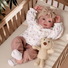 BABESIDE Tess 17-inch face closeup shows lifelike features for realistic play