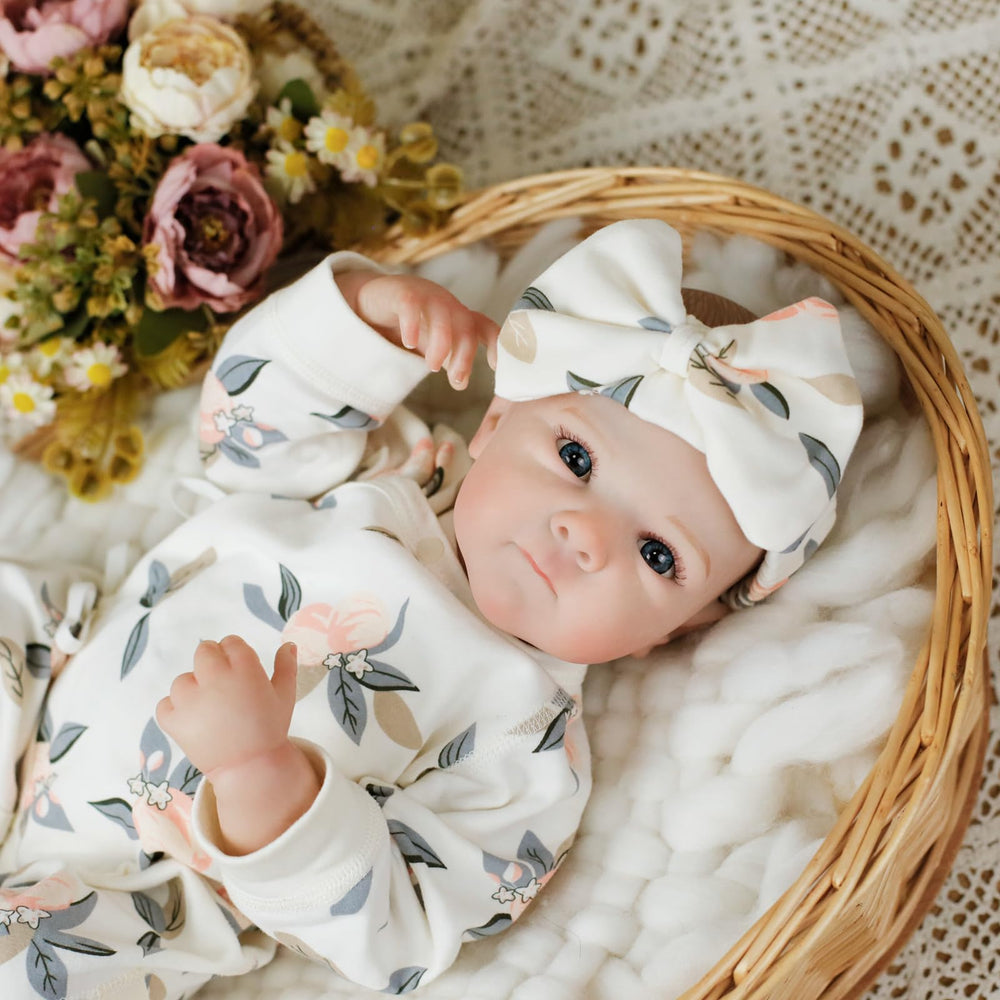Babeviimt Reborn Doll face detail highlights lifelike veins and delicate painting for realistic expression.
