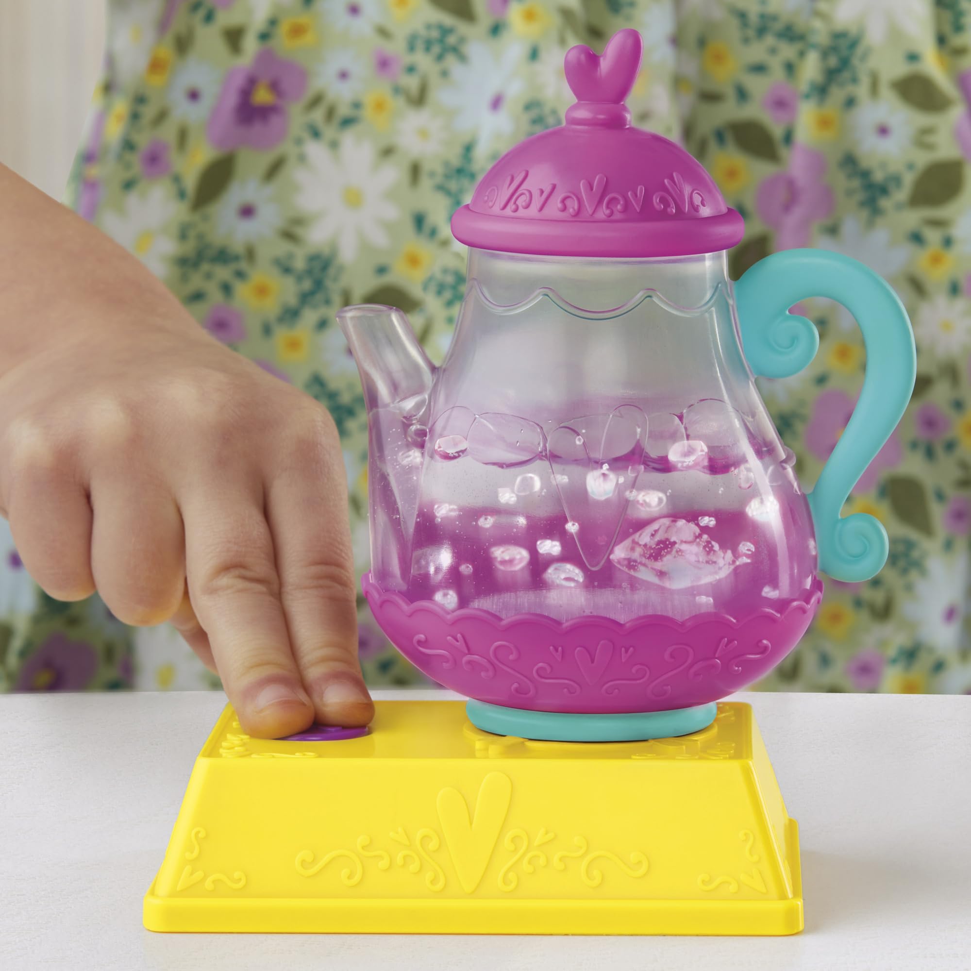 Baby Alive teacup with cover supports pretend sipping during tea parties.