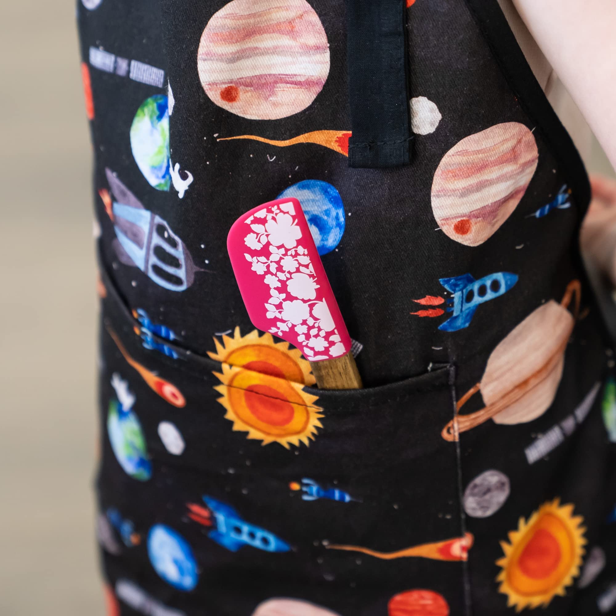 BABYBOET cosmic apron large pocket holds brushes and utensils