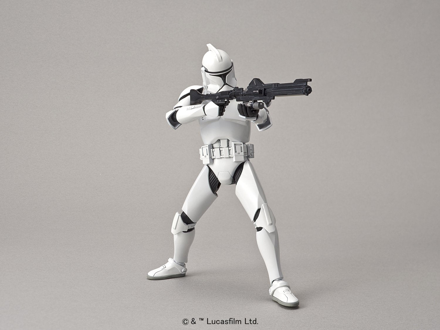 Bandai Star Wars 1/12 Clone Trooper interchangeable hands enable versatile scenes