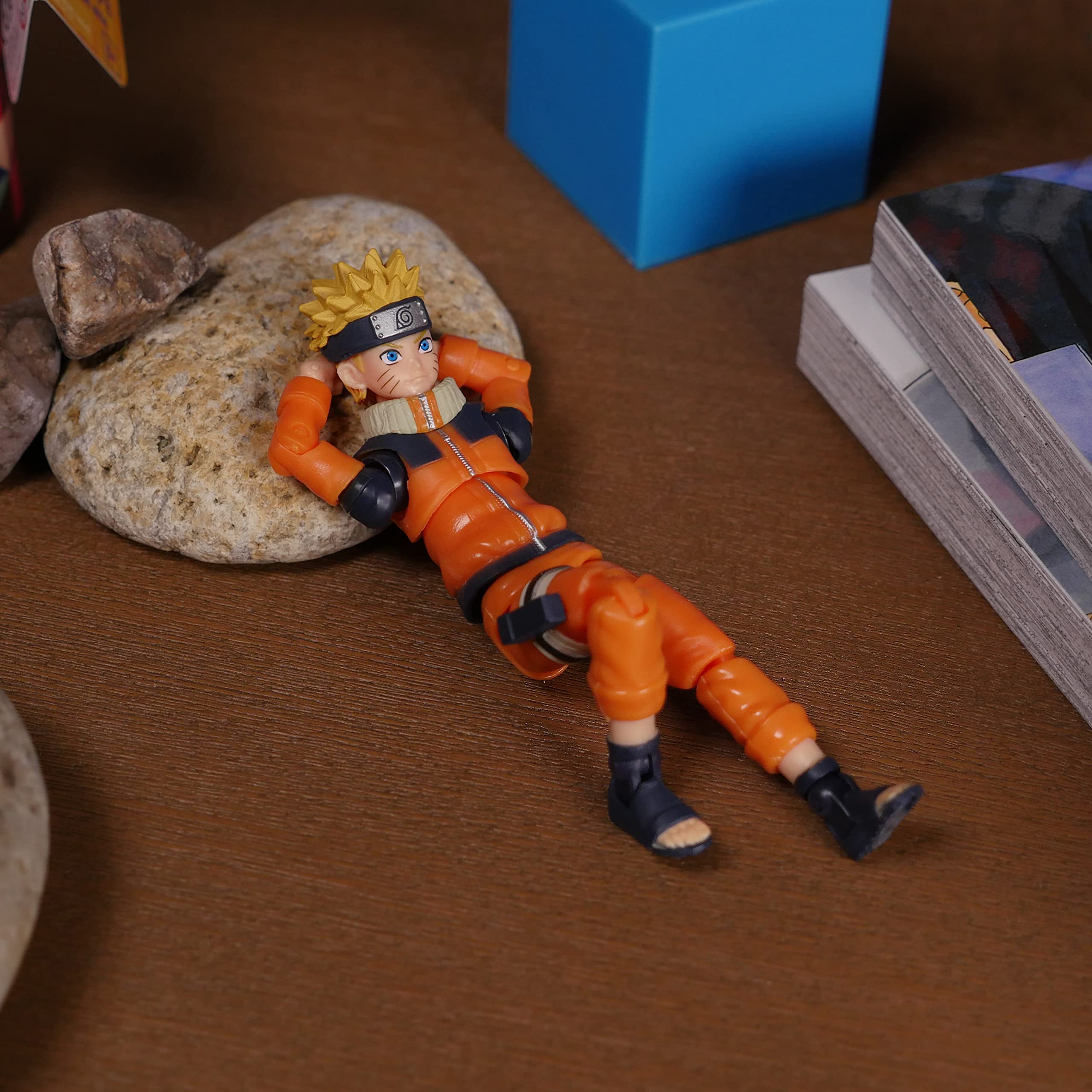 Bandai Ultimate Legends Naruto Young side profile display.