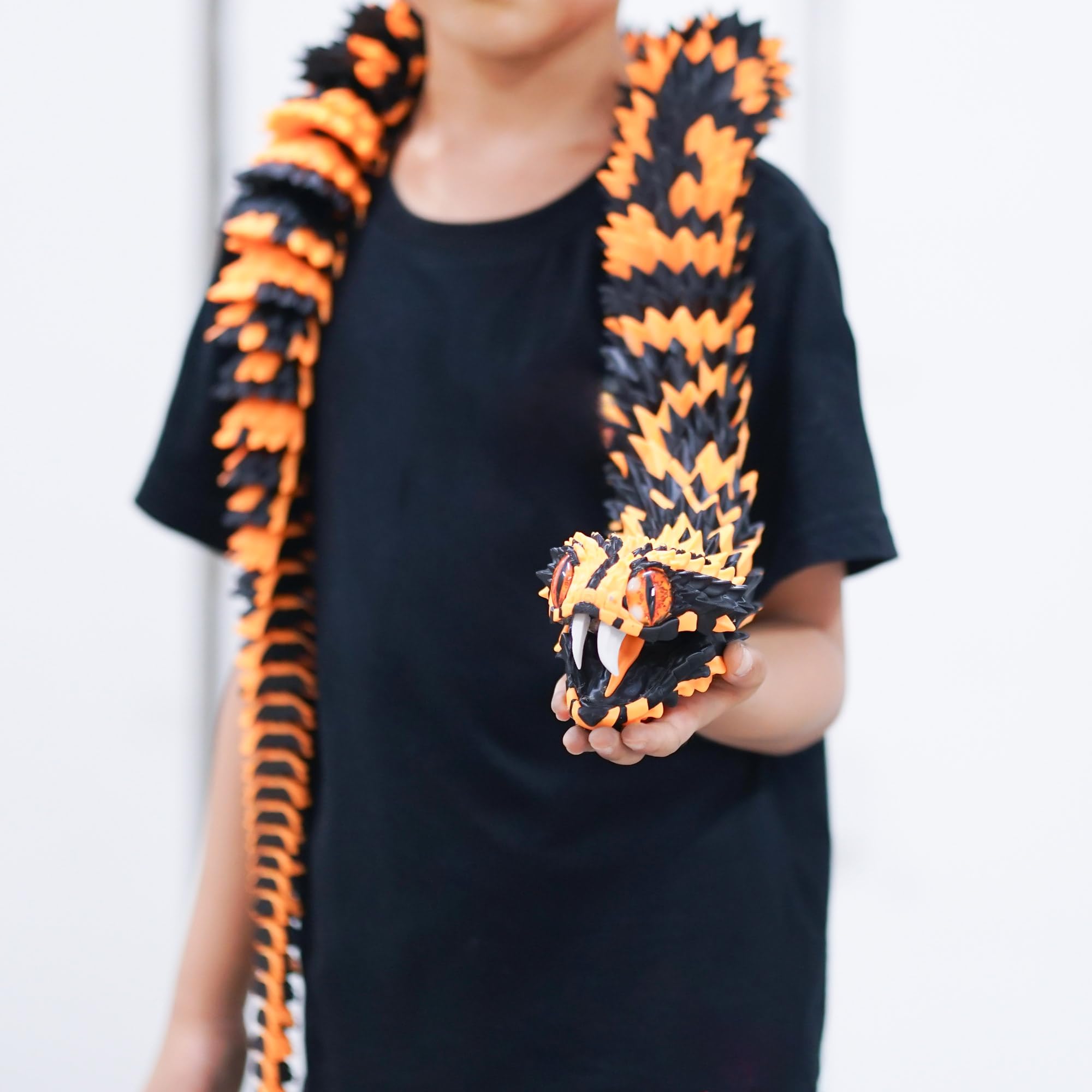 BANPIWOLG snake model makes a thoughtful gift for fantasy and novelty items lovers.