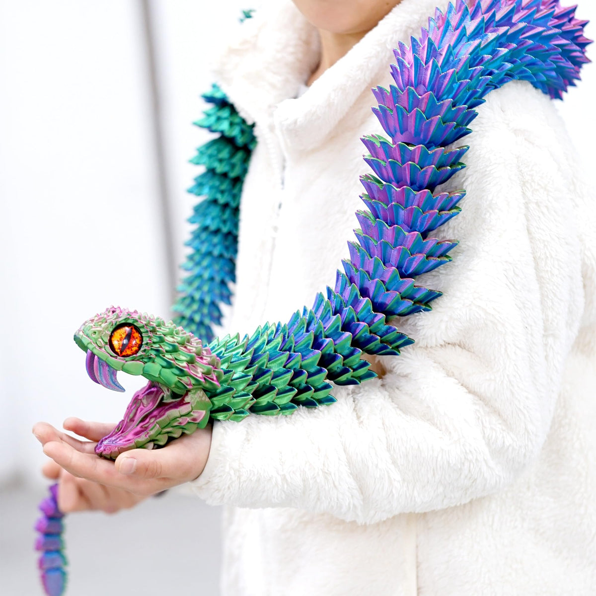 BANPIWOLG snake 3D-printed model with RGB accents for desk decor.