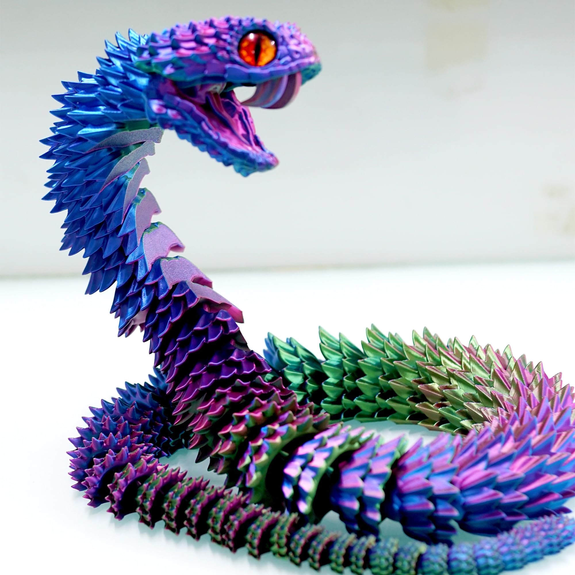 BANPIWOLG giant lacertid model features flexible joints.