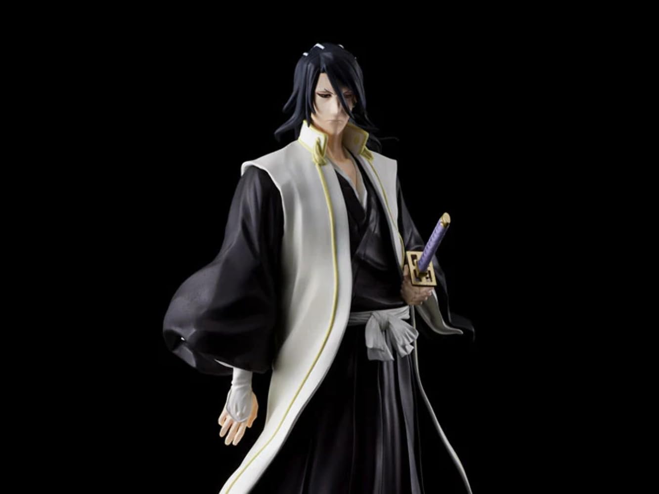 Banpresto Byakuya Kuchiki six-point-seven-inch height fits compact shelves.