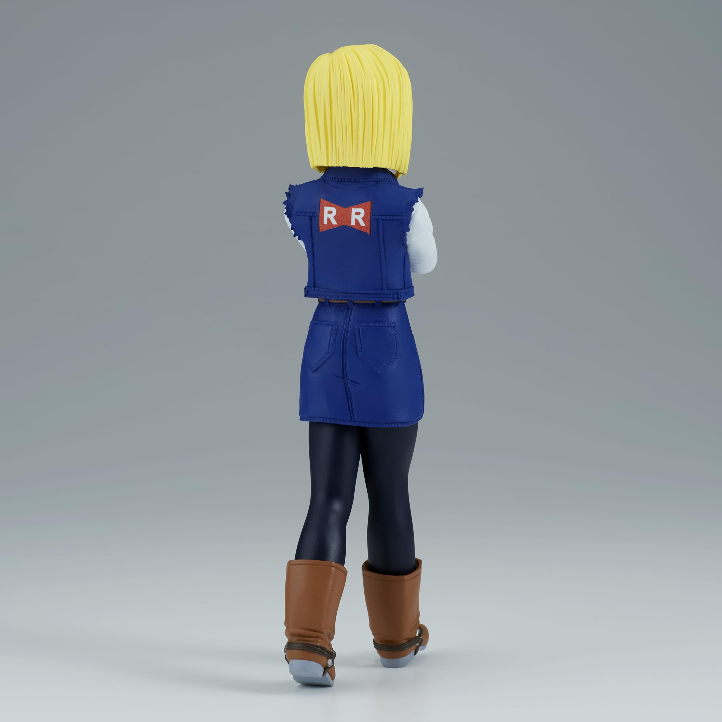 Display idea showing Android 18 with other Banpresto figures