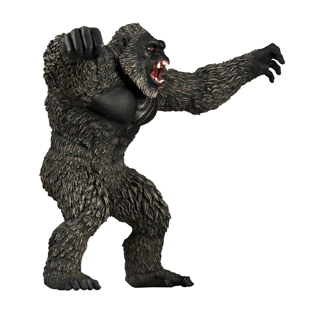 Banpresto display-ready setup pairs Kong with other figures.