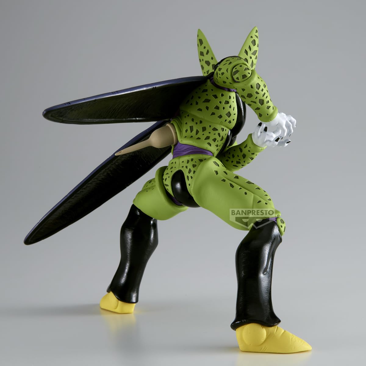 Banpresto Dragon Ball Z Cell vs Gohan figure with licensed design for authentic display