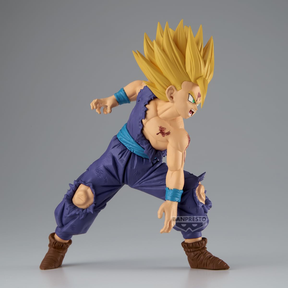 Banpresto Dragon Ball Z Gohan vs Cell figure face close-up.