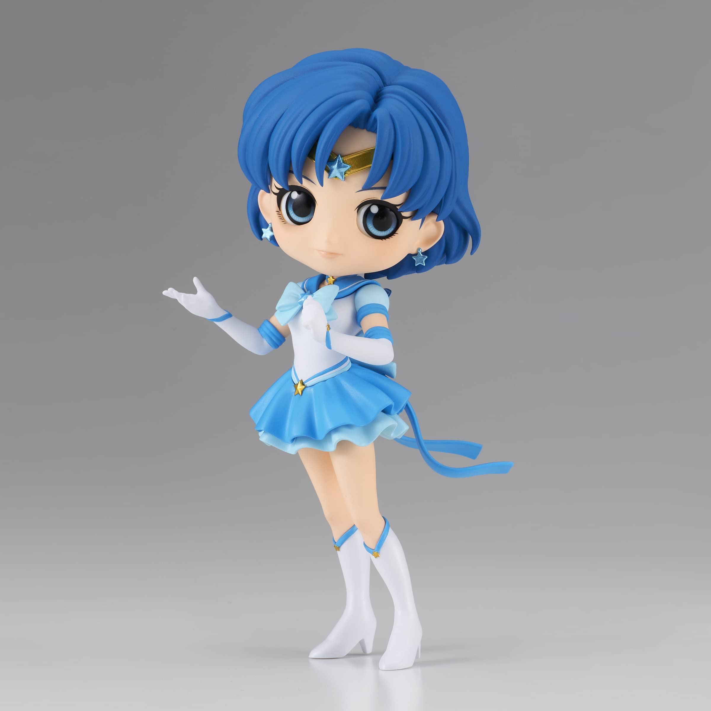 Banpresto Eternal Sailor Mercury Ver A figure in iconic pose for display