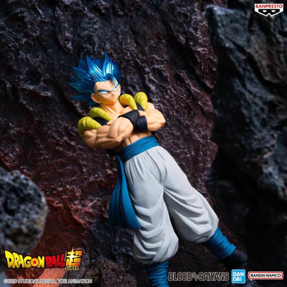 Banpresto Gogeta SSGSS collectors case enhances diorama potential.