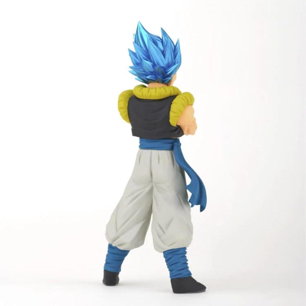 Banpresto Gogeta SSGSS pose with base offers stable display.