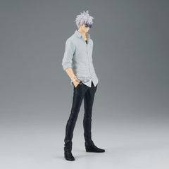 Gojo in dramatic pose detail suitable for desk or shelf centerpiece