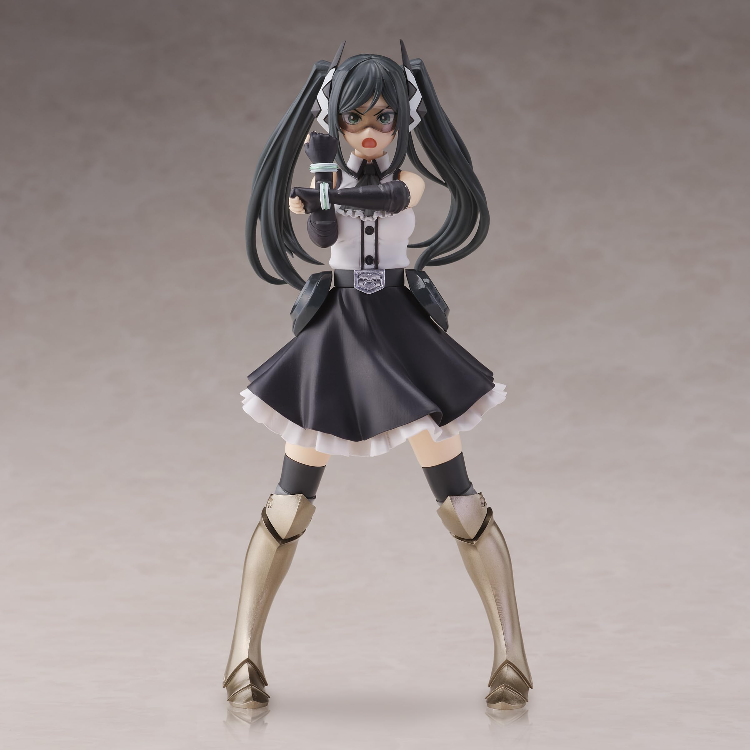Banpresto Lady Black figure height of 6.7 inches suits compact shelves.