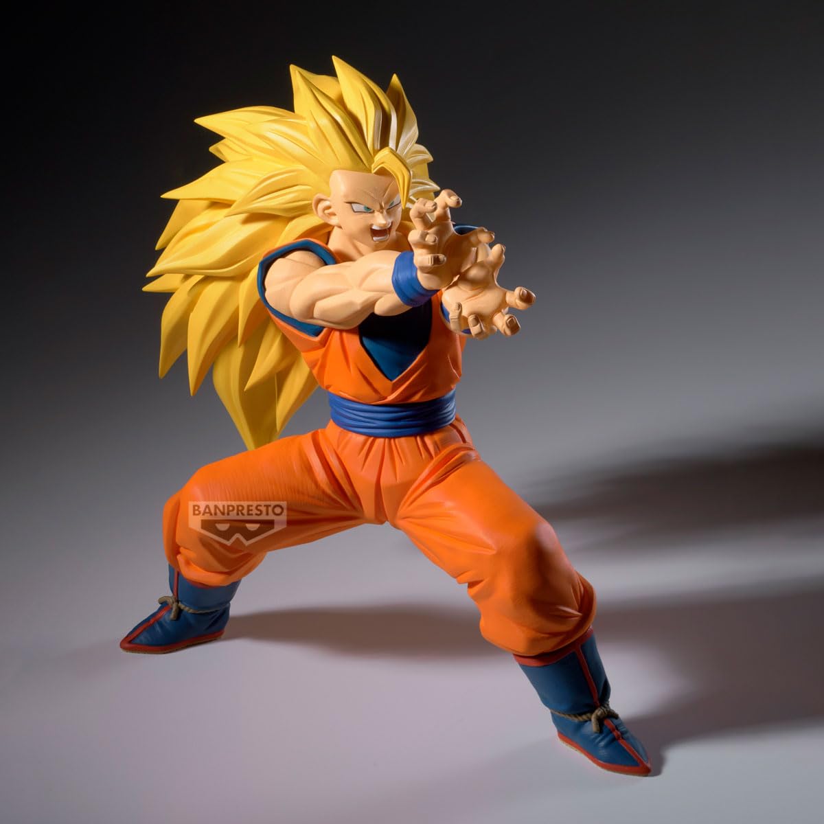 Banpresto Match Makers Goku vs Majin Buu Pure diorama ideal for collections.