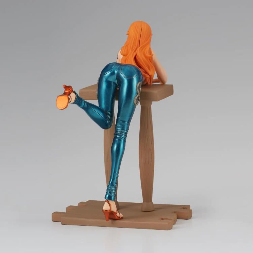 Banpresto Nami Special Ver. A, compact 5.9-inch figure suitable for tight shelves.