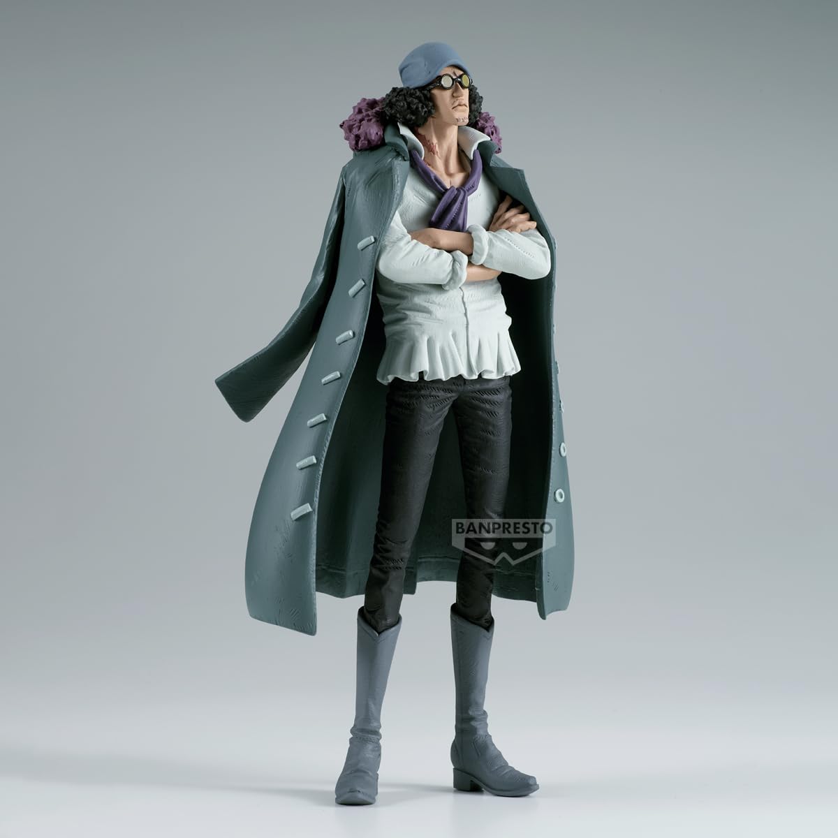 Banpresto Kuzan base and stand for stable showroom presentation.