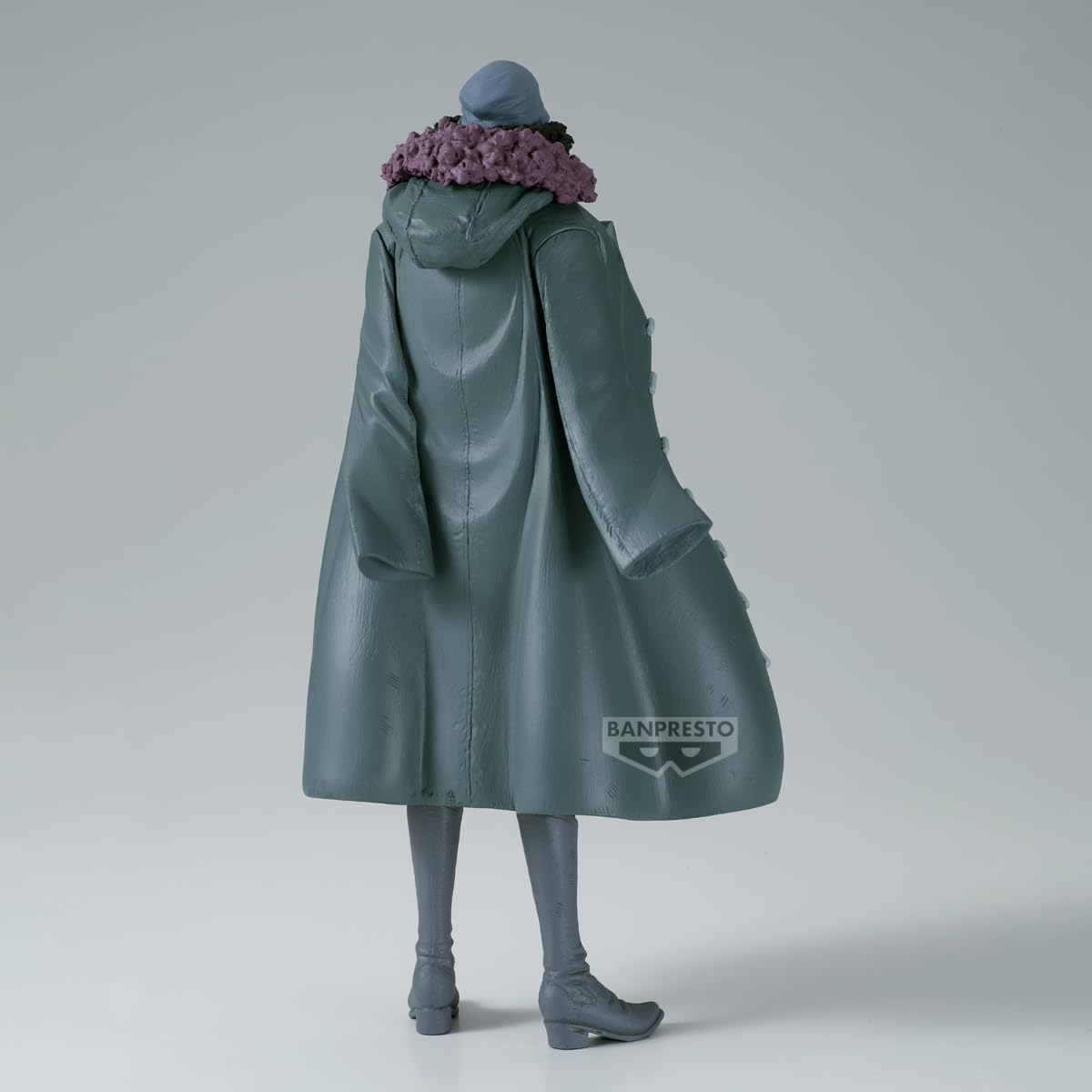 Banpresto Kuzan figure displayed on a stand, ready for display setup.