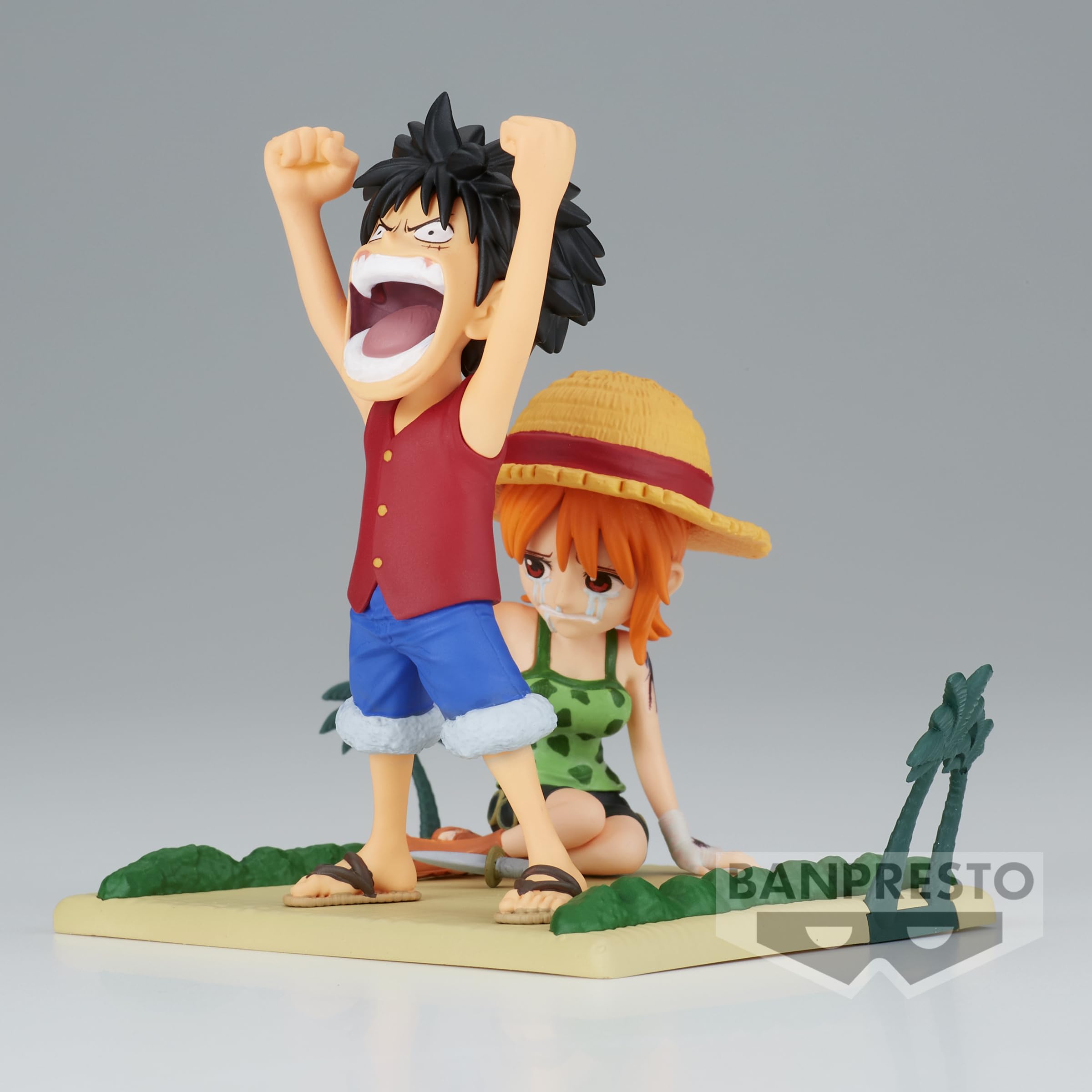 Collectors' display-ready Banpresto Luffy & Nami World Collectable figure.