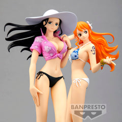 Nico Robin Splash Style figure with a stable stand for secure display