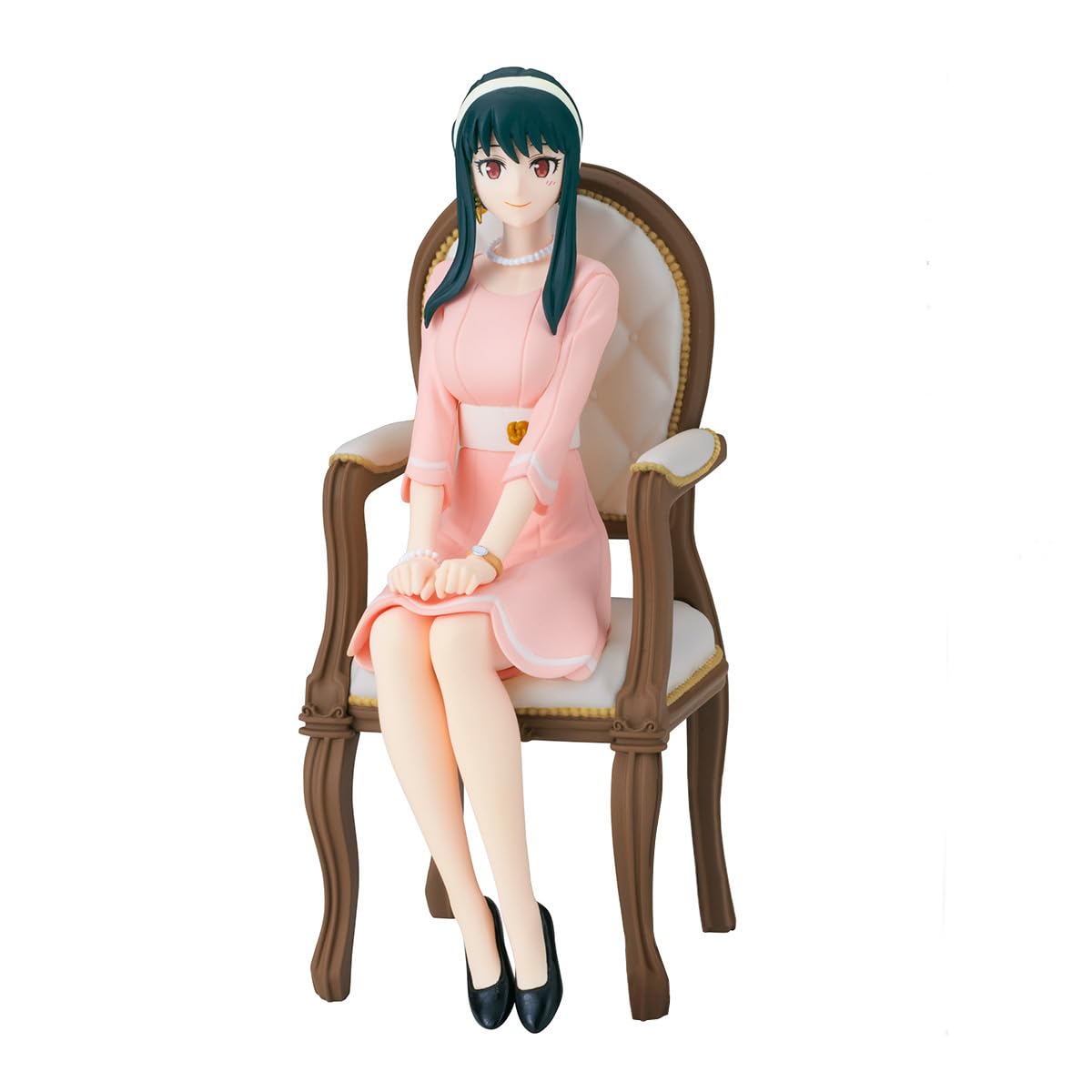 Banpresto Yor Forger Family Photo Figure in 4.7in display pose for shelf.
