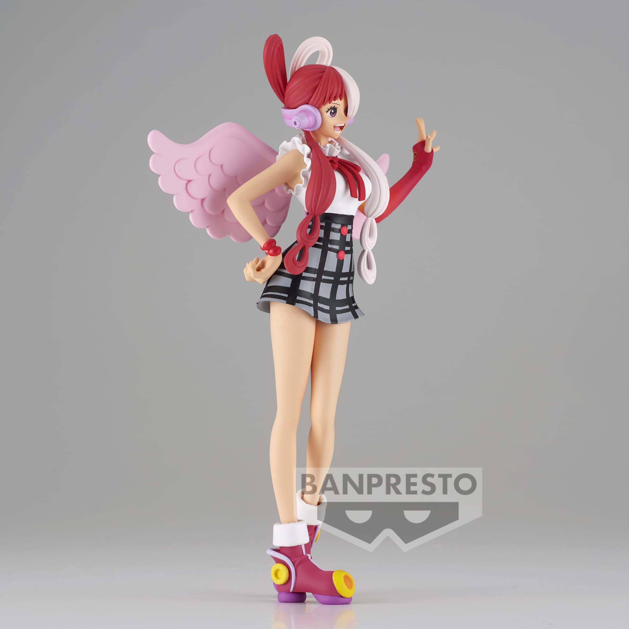 Banpresto Uta costume details showcase authentic styling for fans.