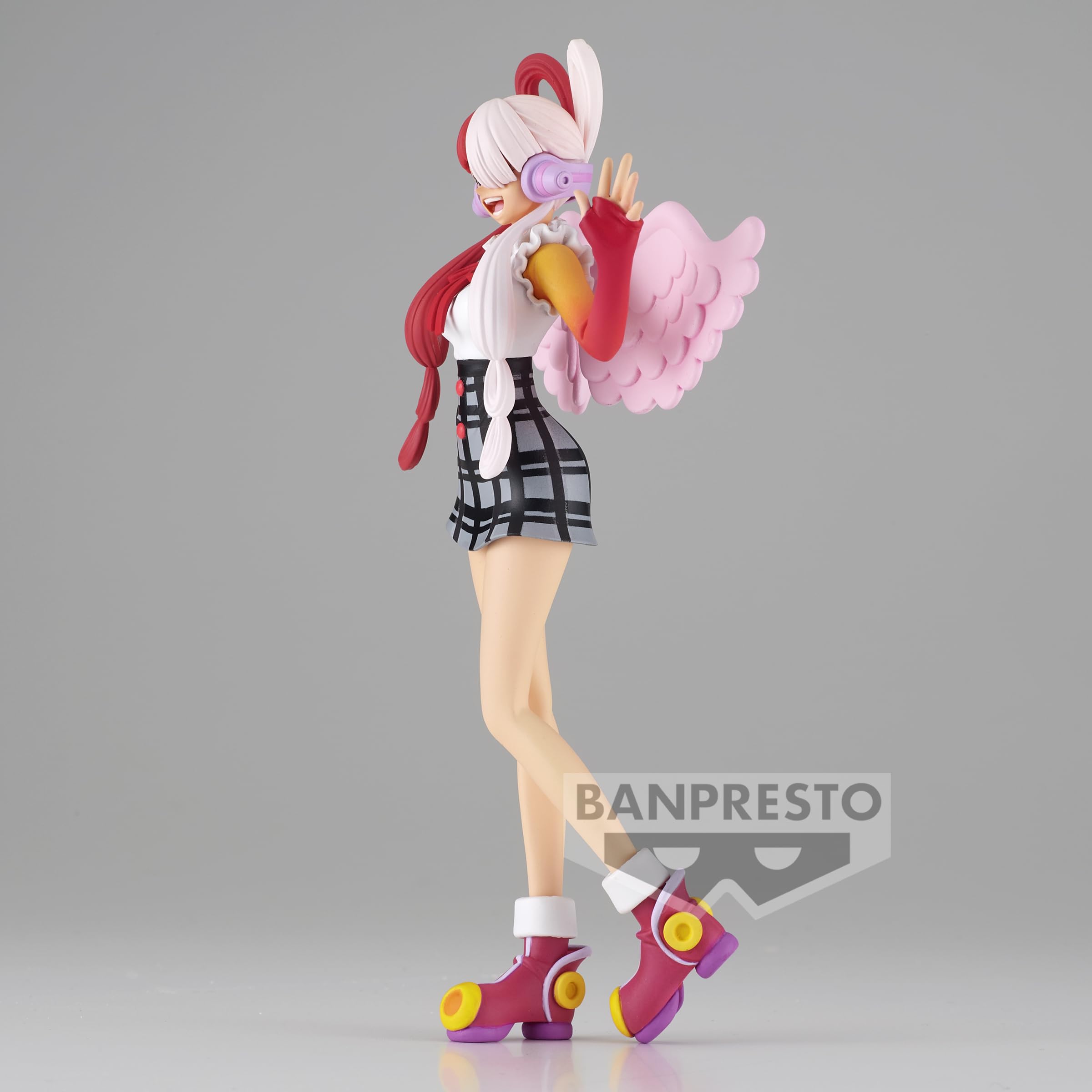 Banpresto Uta DXF display base keeps the figure steady on shelves.