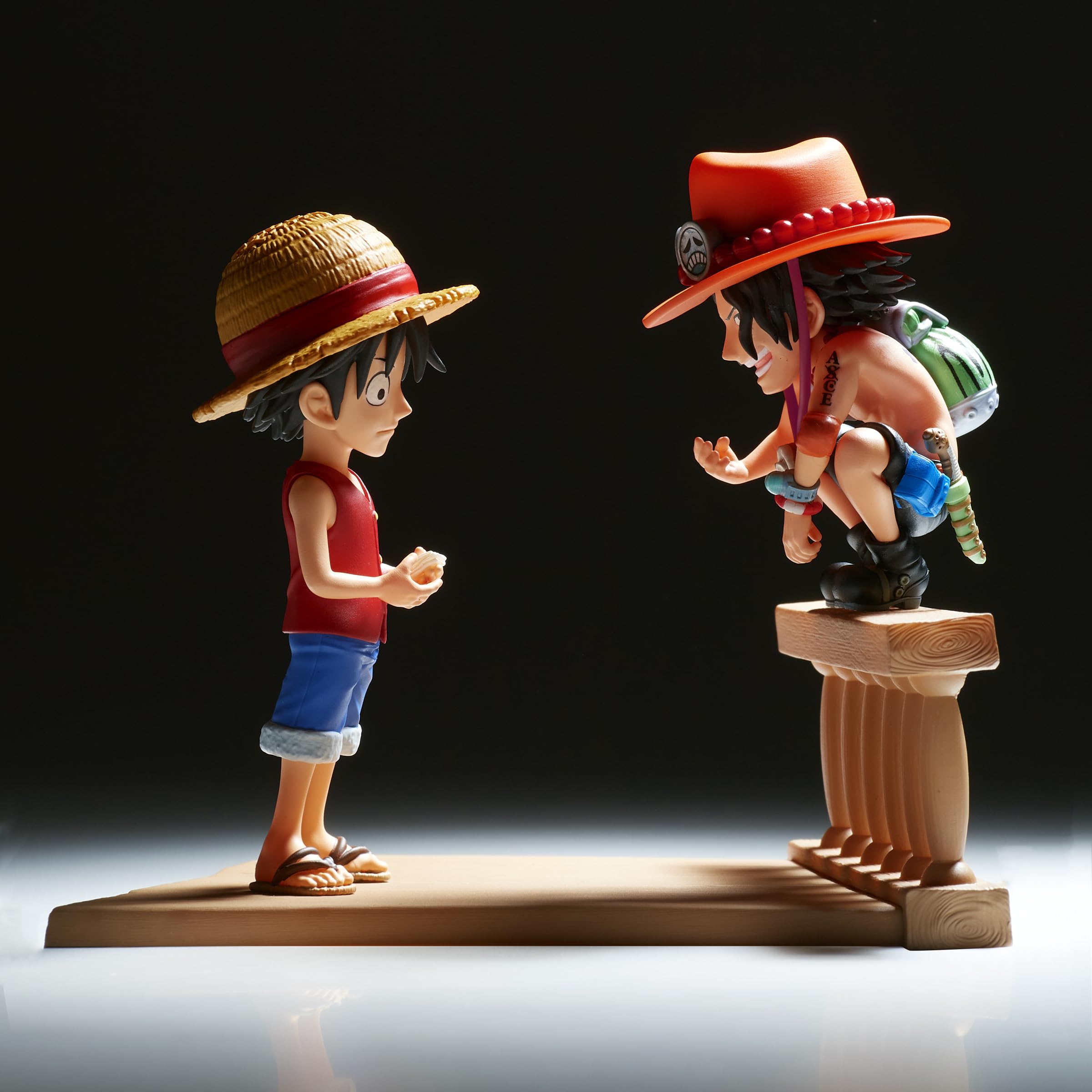 Collect with other WCF figures to create dynamic One Piece dioramas.