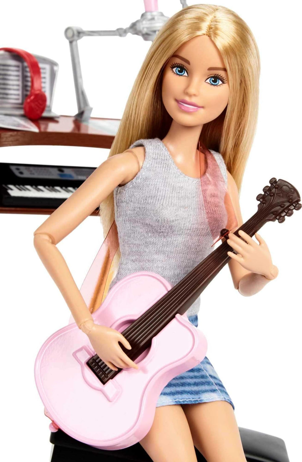 Barbie Careers Playset microphones with pop-filter for clear sound