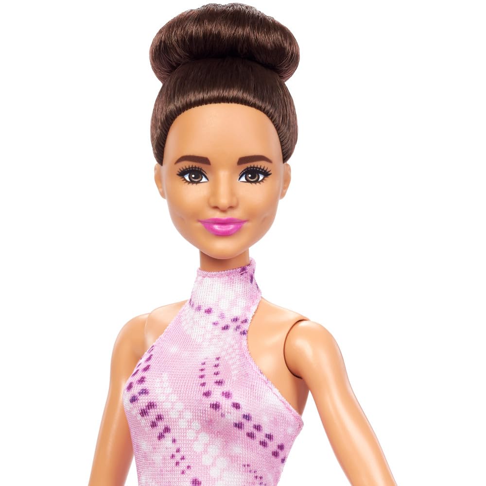 Barbie Careers trophy and bouquet for celebrating pretend sports victories.