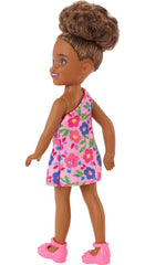 Barbie Chelsea removable outfits enable mix-and-match play with friends.