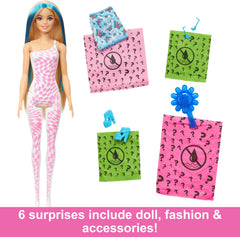 Barbie Color Reveal bodice changes color with water, adding magical storytelling moments.