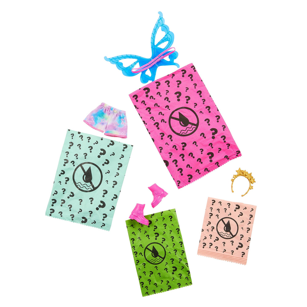 Barbie Color Reveal star-shaped sponge for easy makeup and accessory prep.